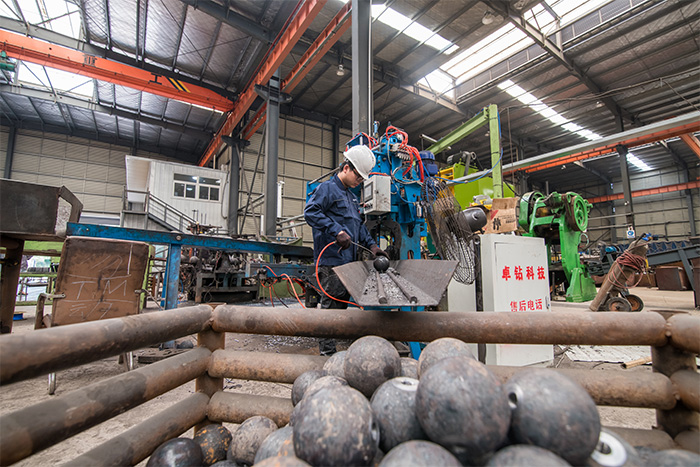 随州网架配件-螺栓球加工车间